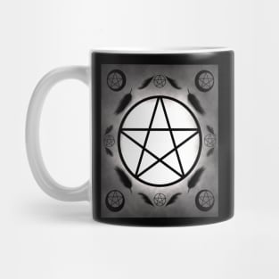 Pentacle and raven feathers Mug